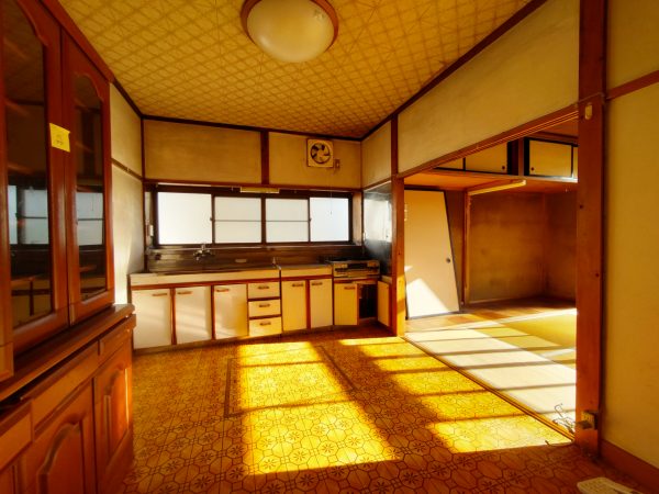 株式会社八興建設:施工前(キッチン、ダイニング)